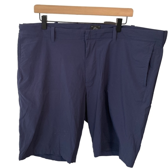 J. Crew Men's 10" Tech Shorts Navy Blue Golf Shorts Zippered Pockets - Picture 1 of 9